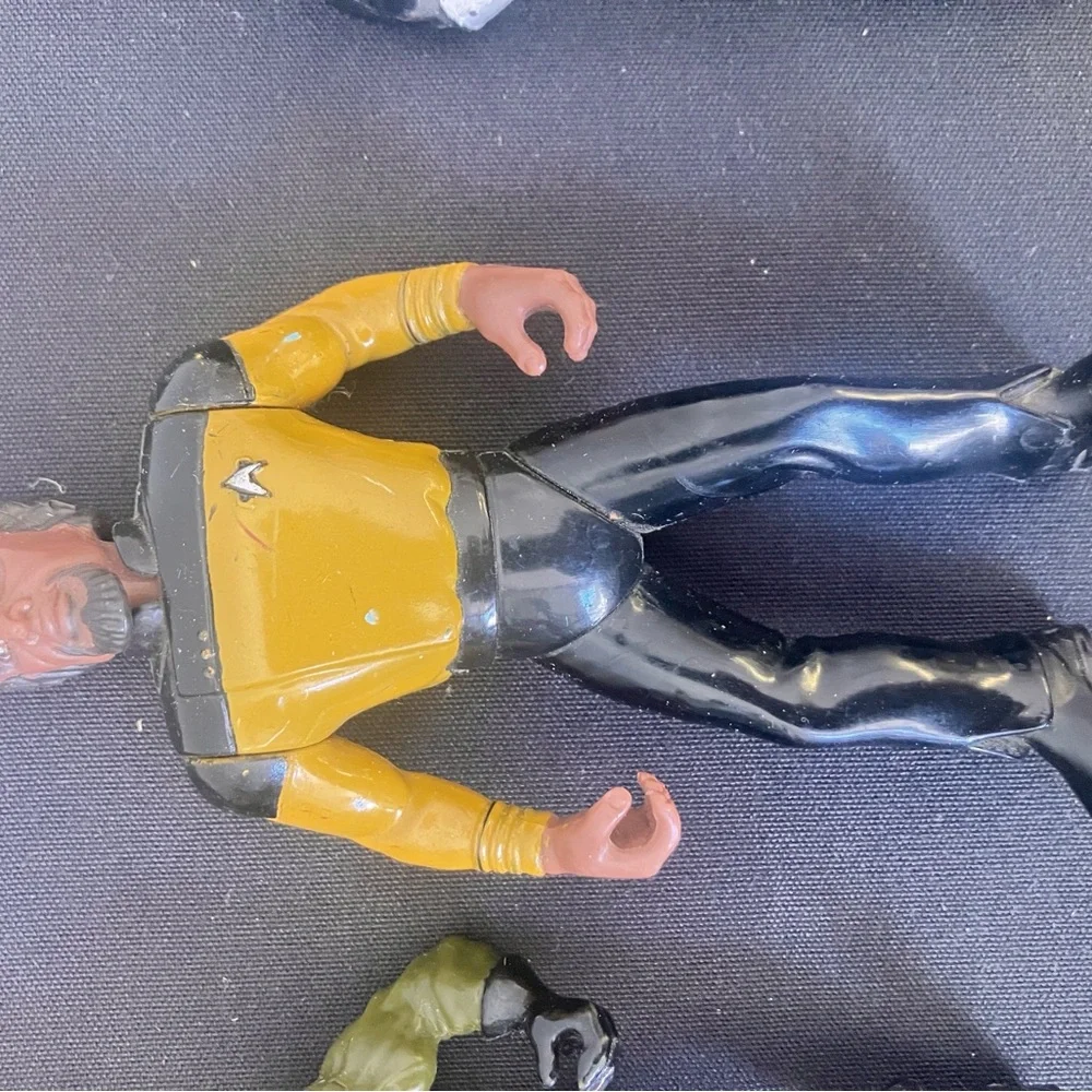 Random Action Figure Set - Picture 4 of 7
